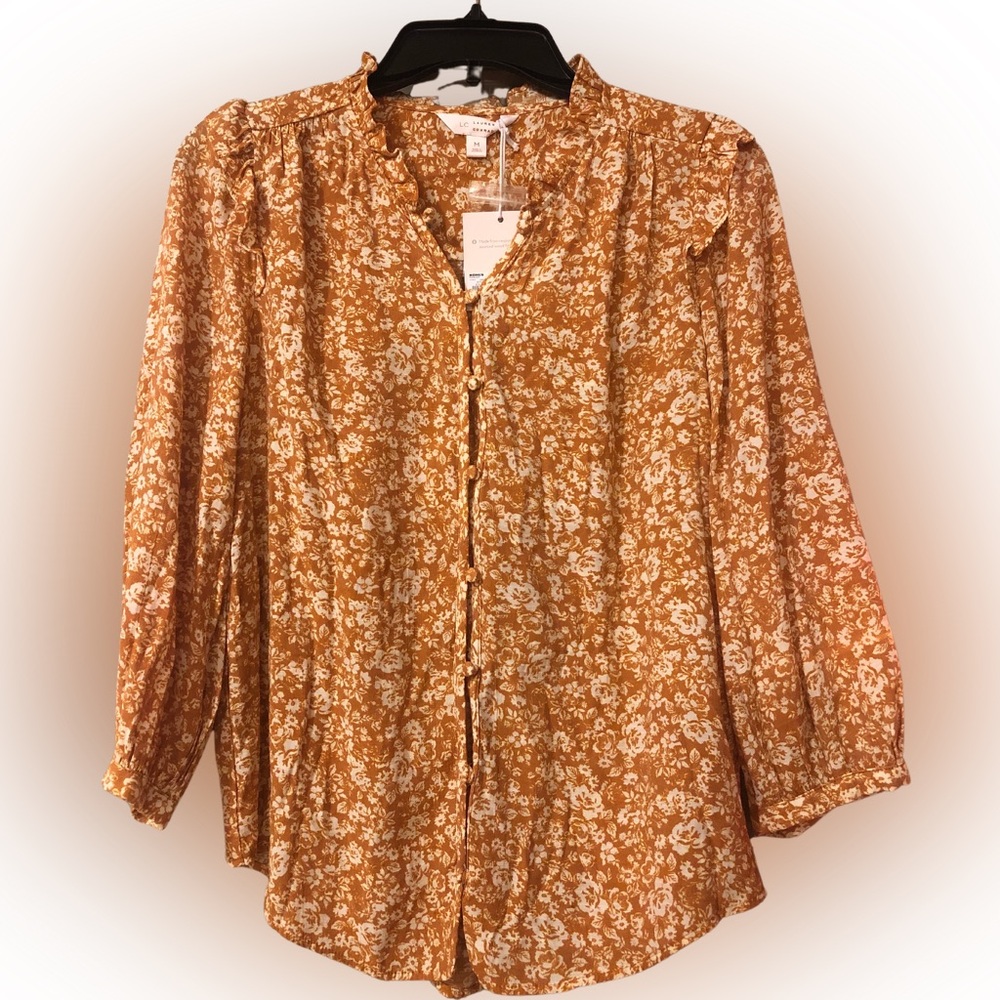 LC LAUREN CONRAD CORAL FLORAL BLOUSE SIZE - M